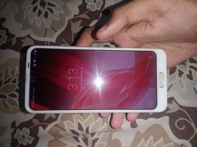 Sharp Aquos R2 6