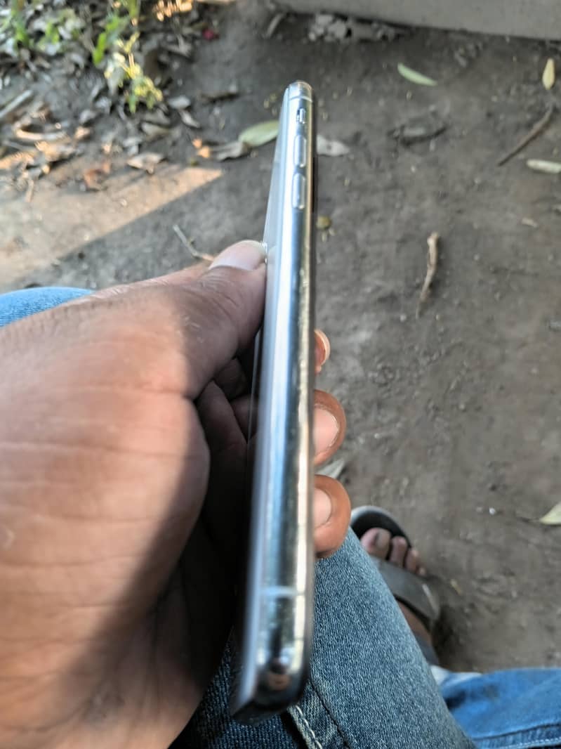 Apple iPhone X 1