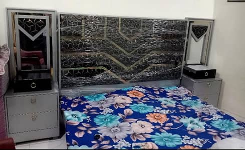 Brand New Bedroom Set  King Size Bed + 2 Side Tables  Dressing 10/10