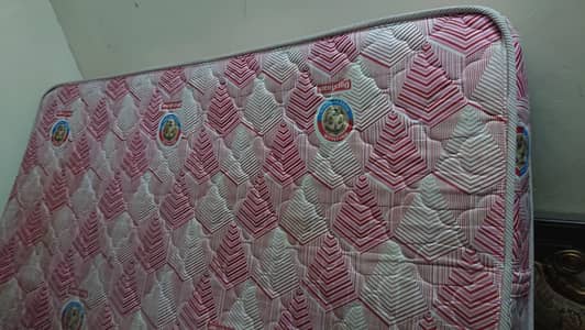 Dura Spring King size mattress. good condition. 78-72 size