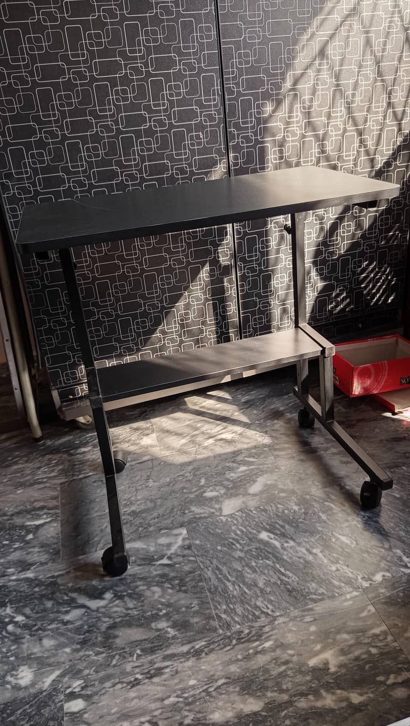 Office laptop table 4