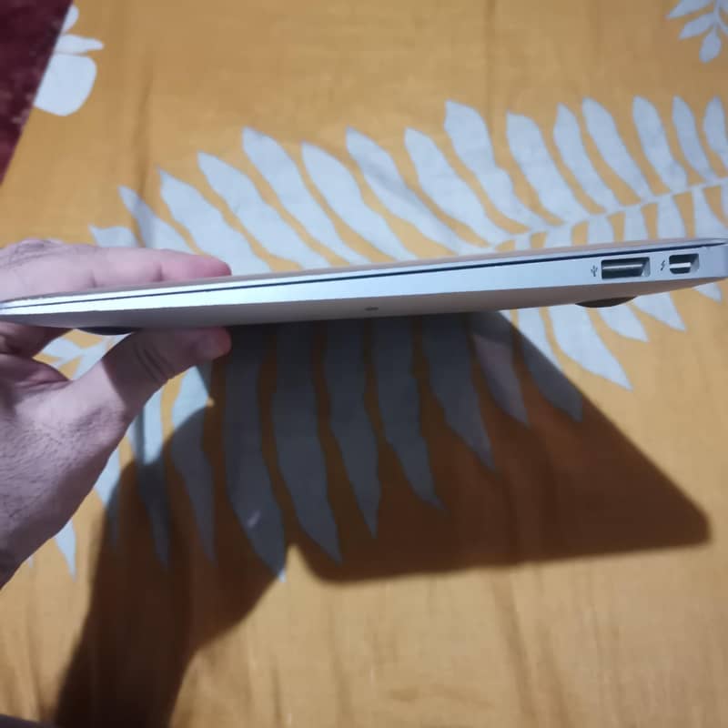 MacBook 0