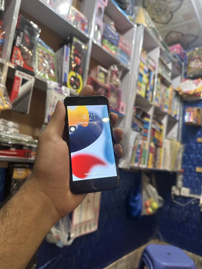 Apple iPhone 7 2