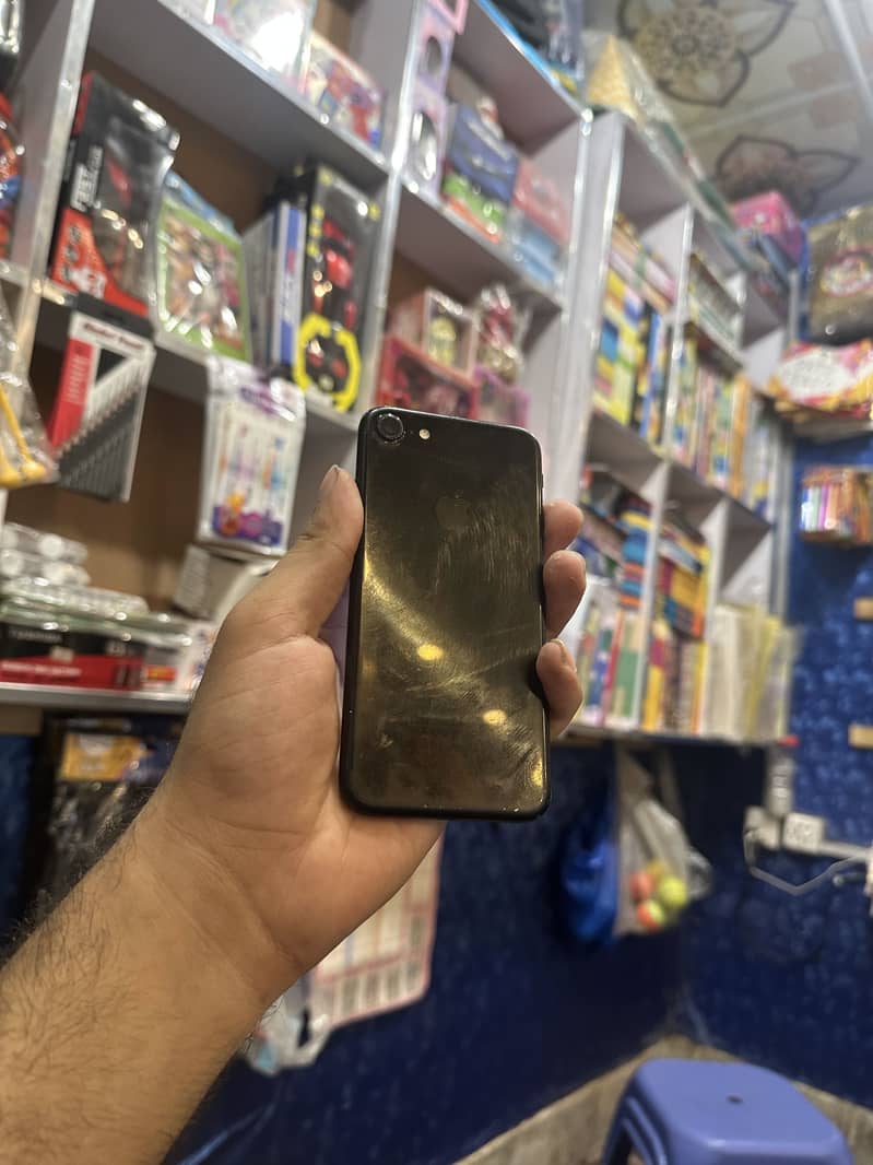 Apple iPhone 7 4