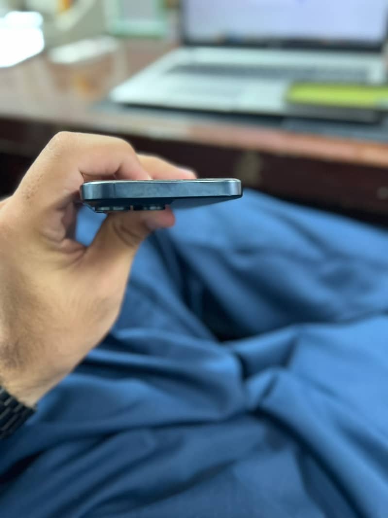 Apple iPhone 15 Pro Max 5