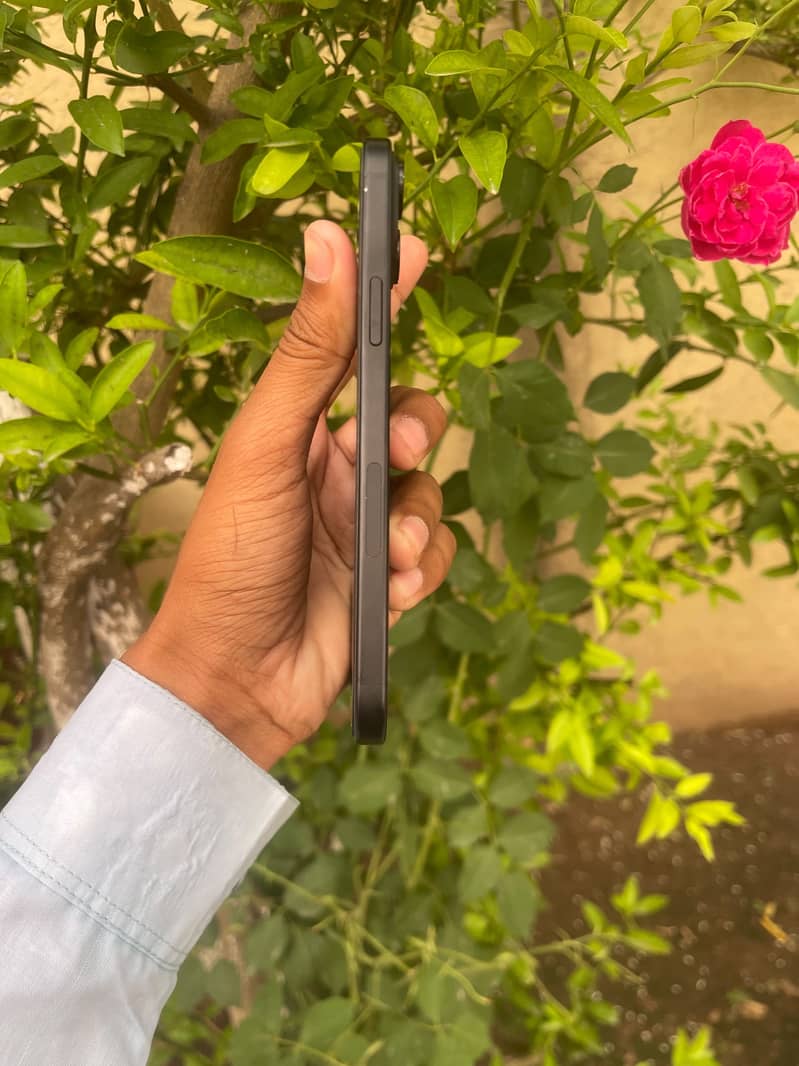Apple iPhone 15 plus 2