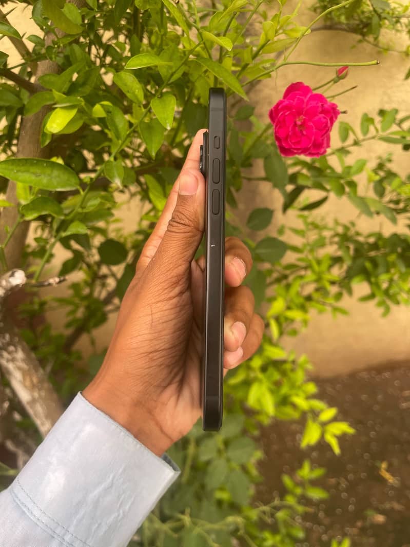 Apple iPhone 15 plus 3