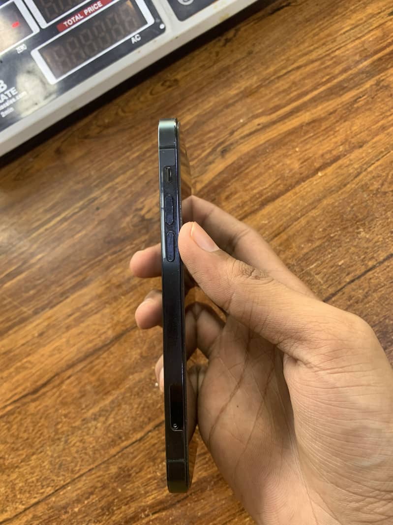 Apple iPhone 12 Pro 1