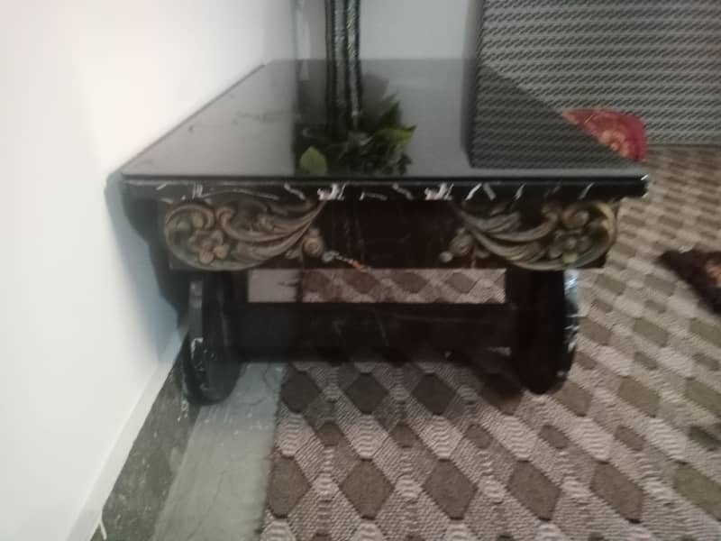 center table like new 2