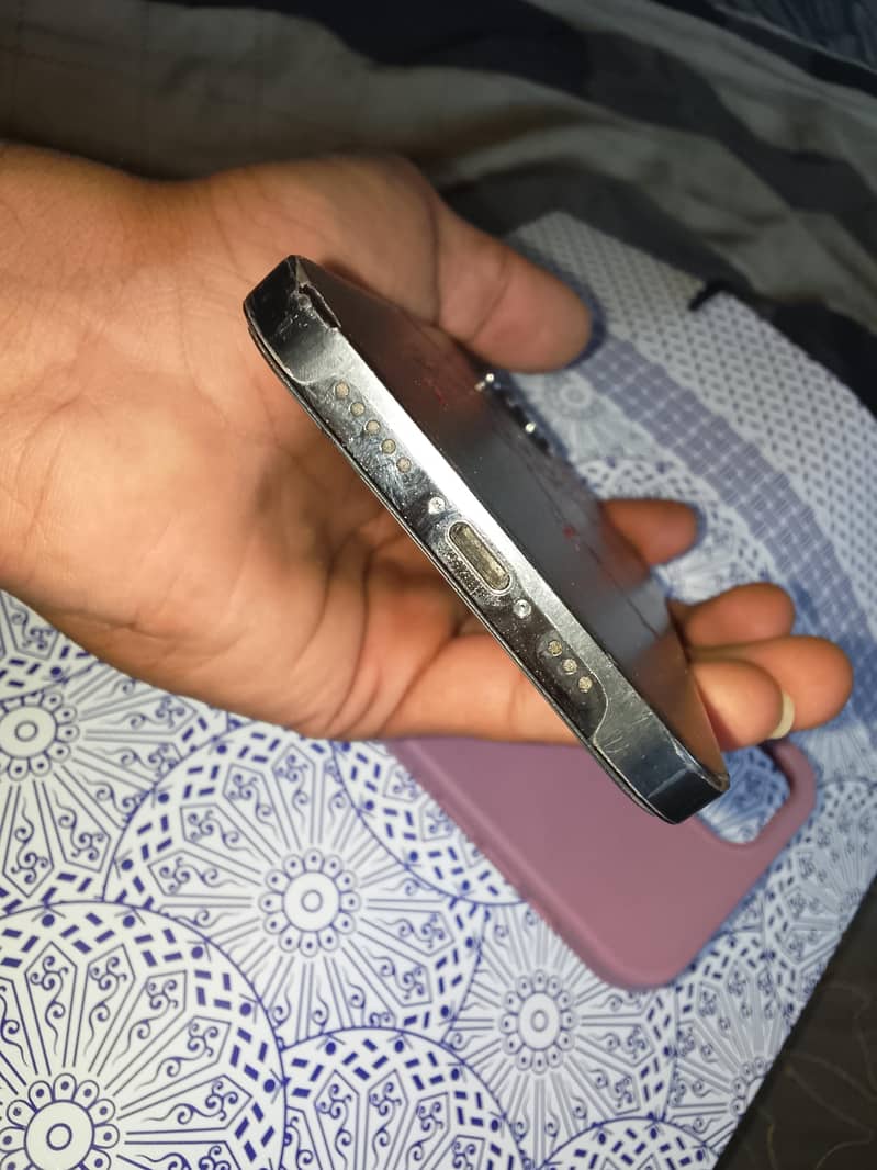 Apple iPhone 12 Pro 2
