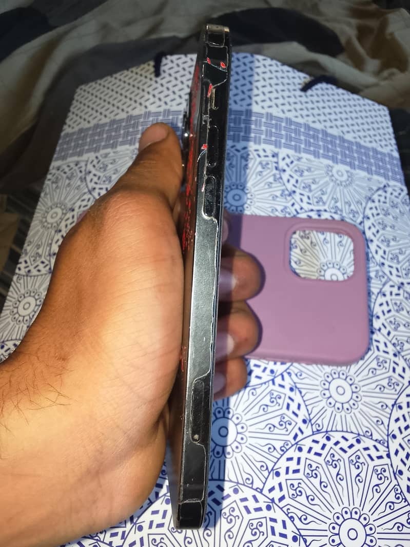 Apple iPhone 12 Pro 3