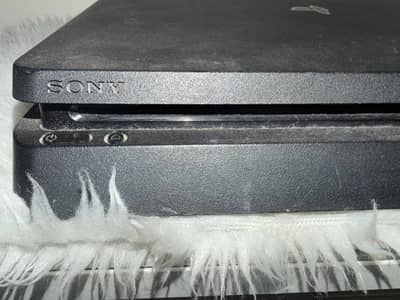 PS4 slim 10/10 condition