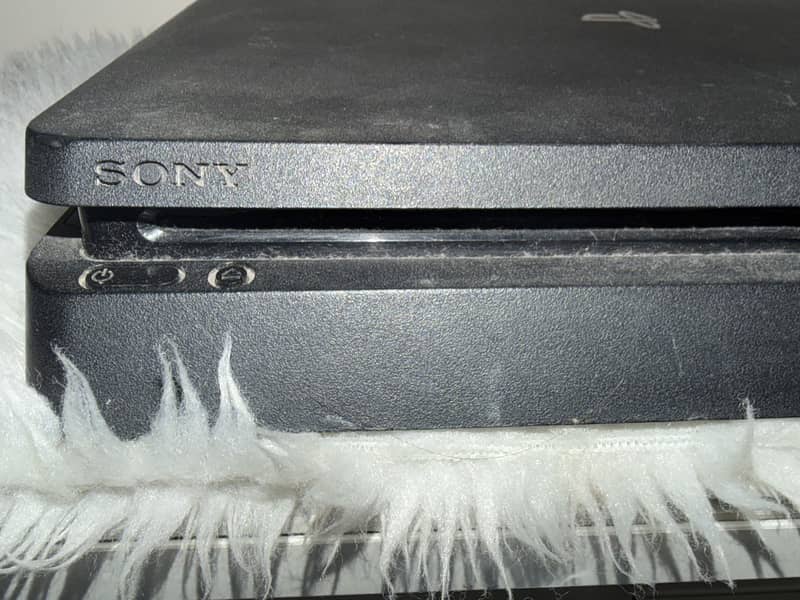 Sony PS4 Slim 500GB with 3 Controllers for Sale 0