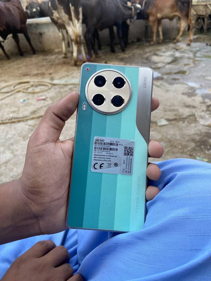 Tecno CAMON 30 0