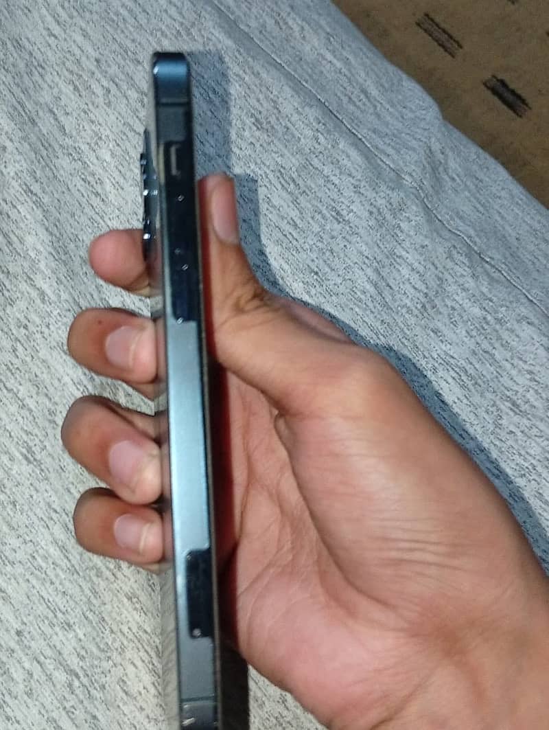 Apple iPhone 12 Pro 4