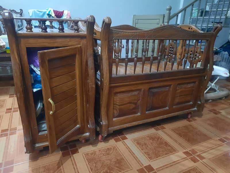 Baby cot 2