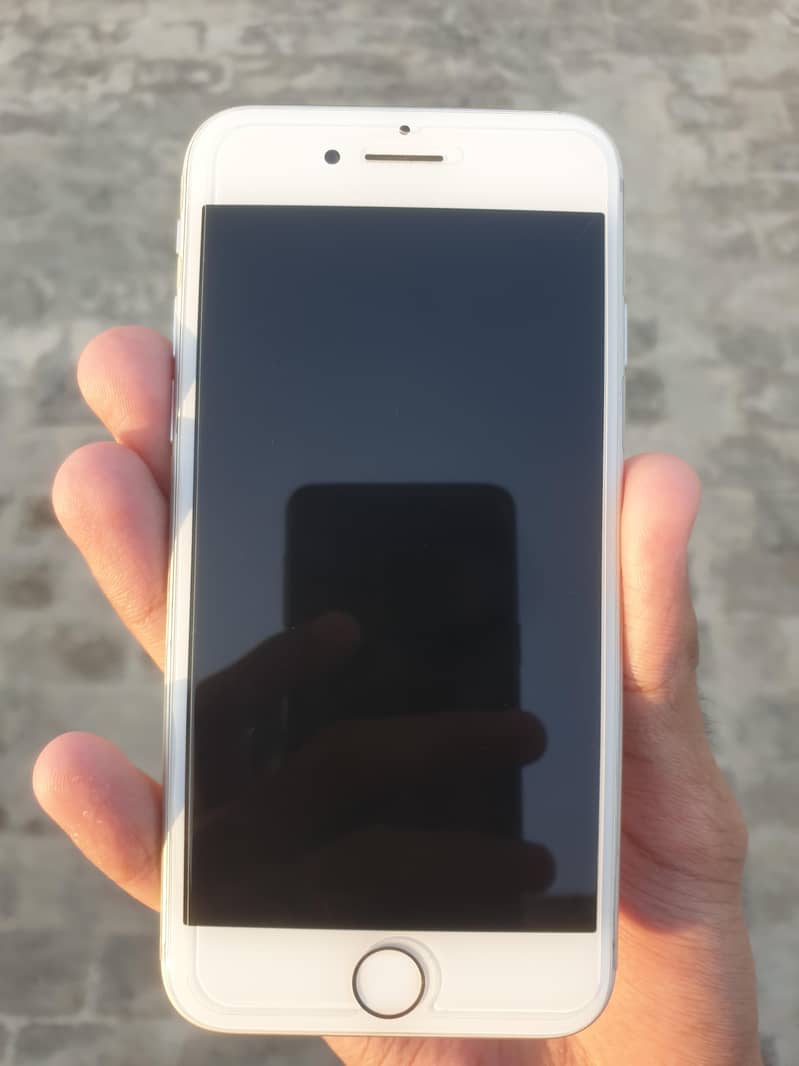 Apple iPhone 7 3