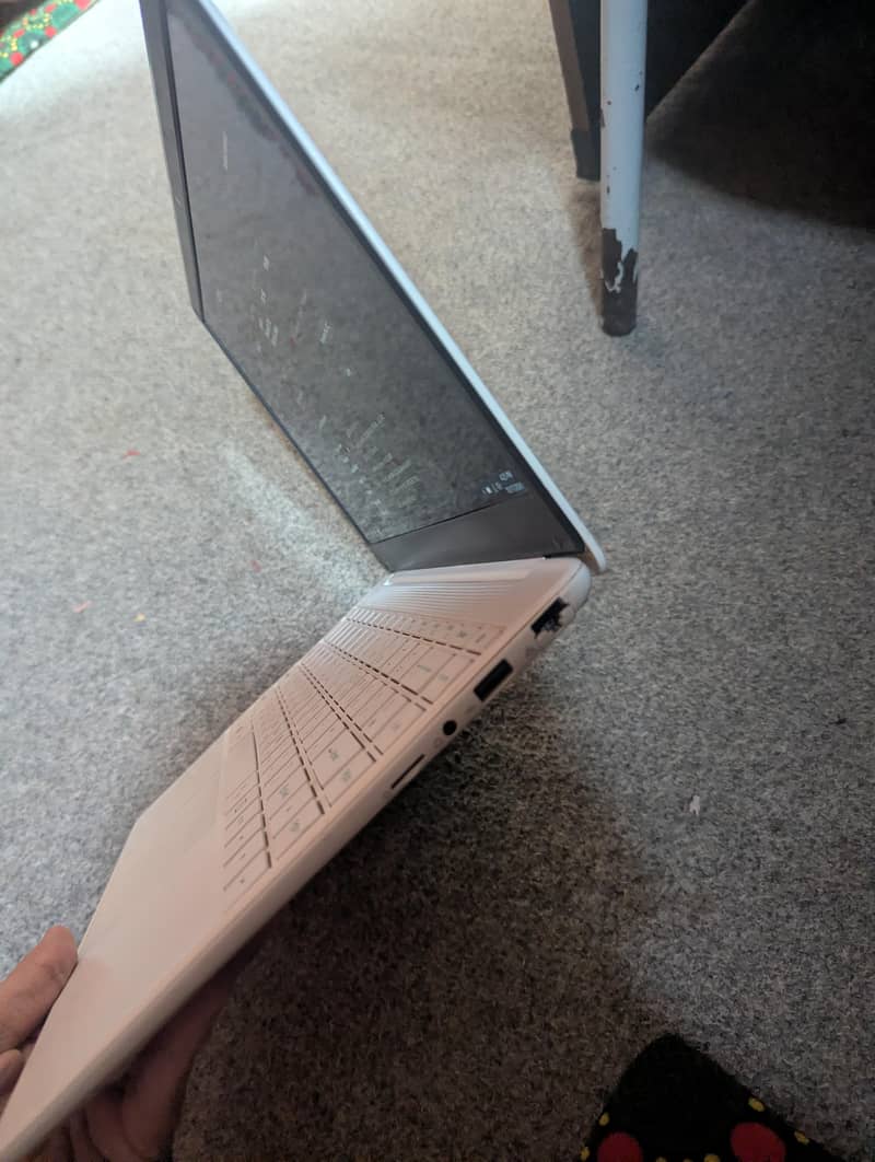 BasicBook 14 Laptop 3