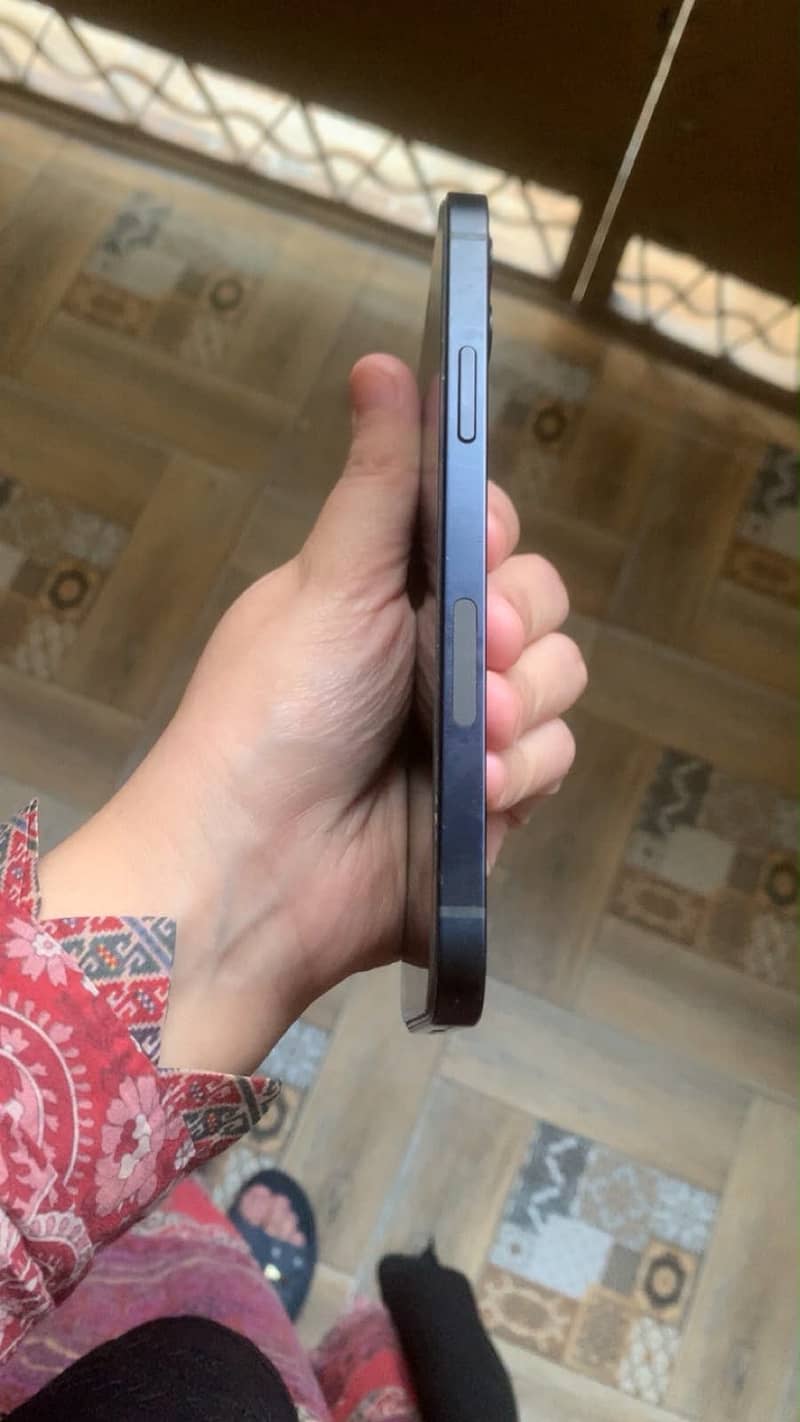 Apple iPhone 12 2