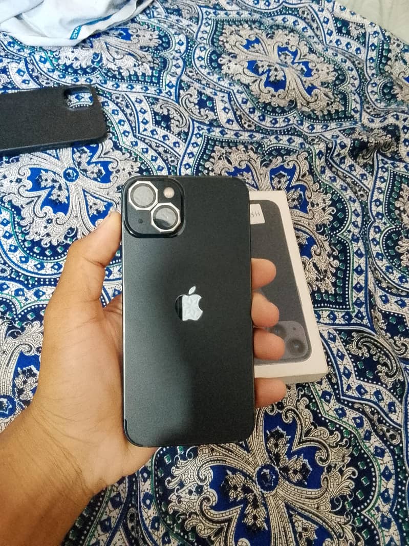 Apple iPhone 13 1