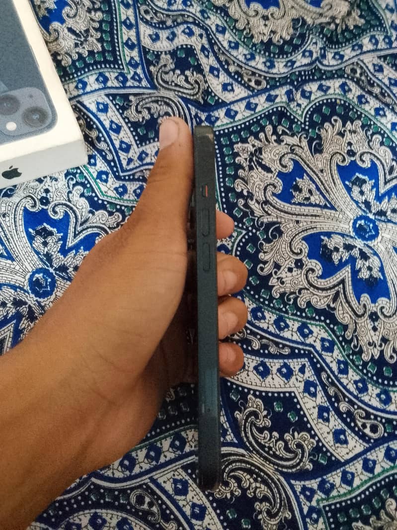 Apple iPhone 13 3