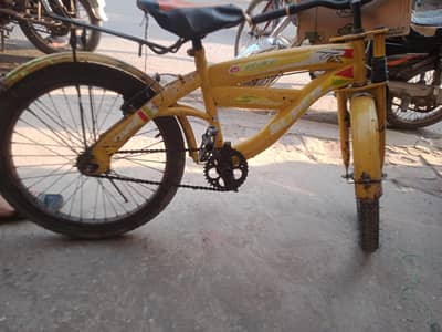 Bicycle In Good Condition | Yellow Colour Medium Size