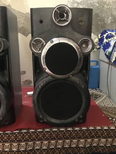 8 inch speaker 2 piece very low price  contact 0304 6463712