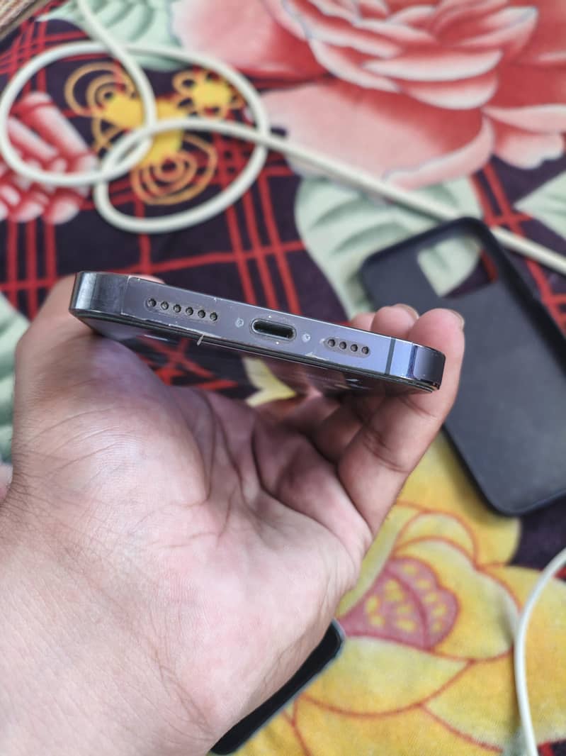 Apple iPhone 14 Pro Max 7