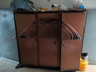 (Urgent Sale): Heavy Wooden 3 Door Almari / Storage Wardrobe for Sale