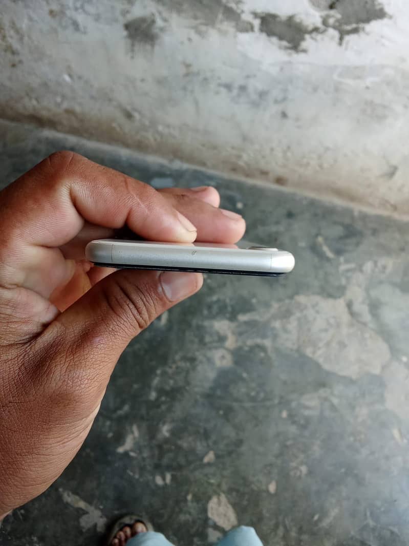 Apple iPhone SE 4