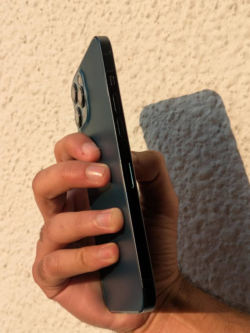 Apple iPhone 12 Pro Max 4