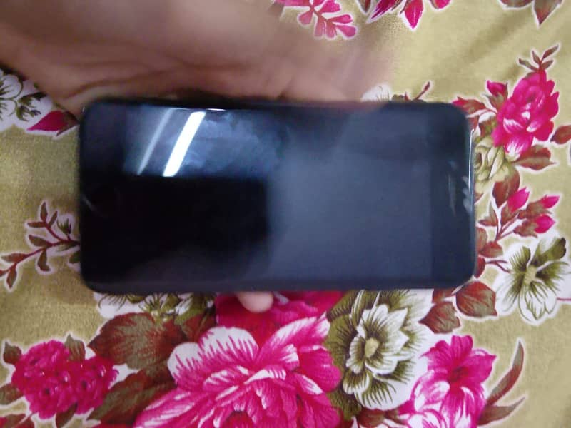 Apple iPhone 7 3