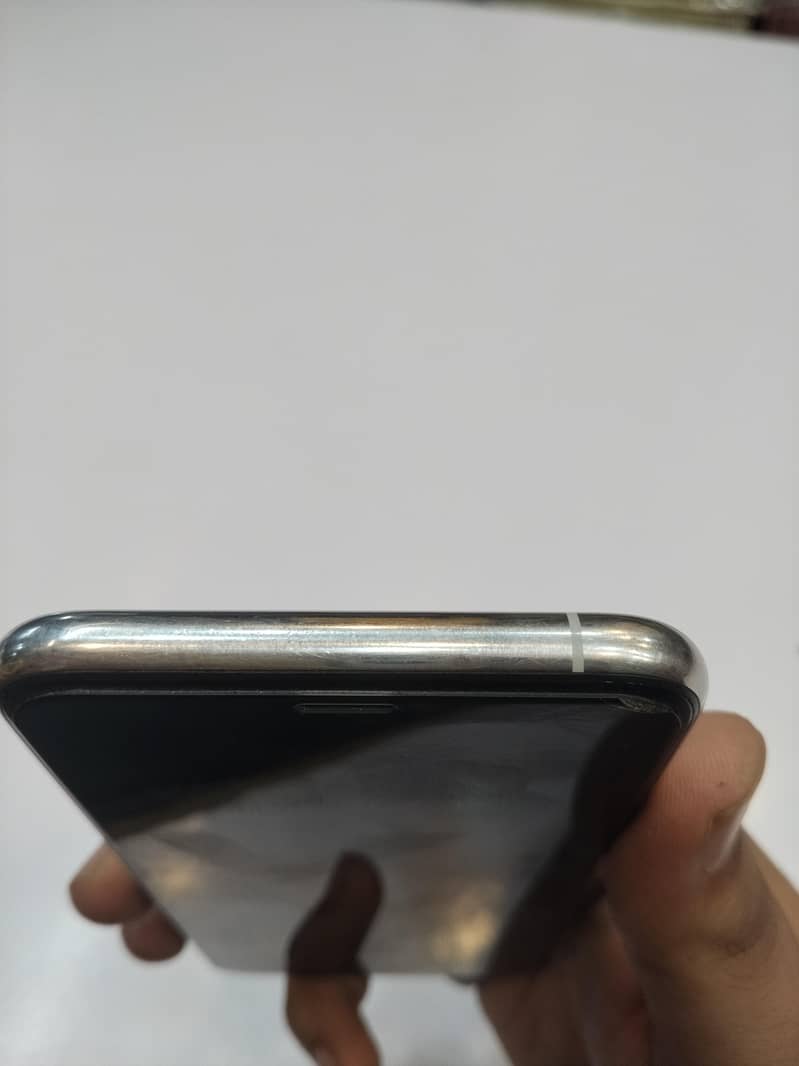 Apple iPhone 11 Pro 6