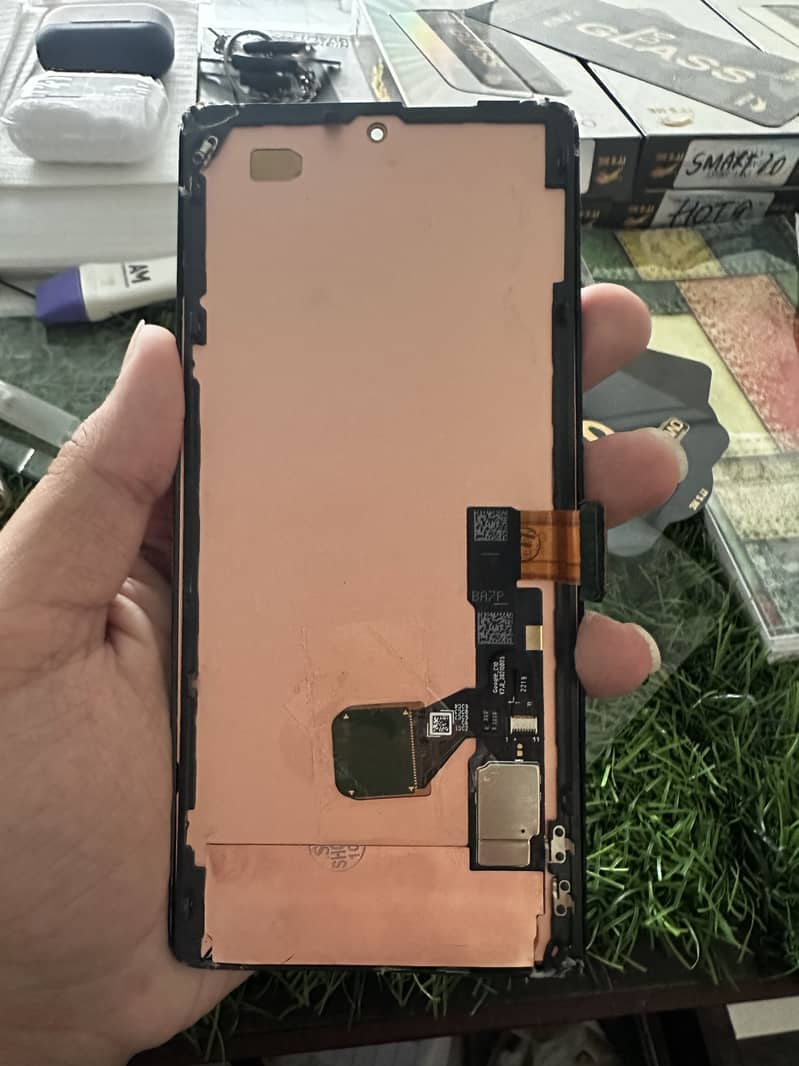 Google Pixel 7 Pro panel ic 1