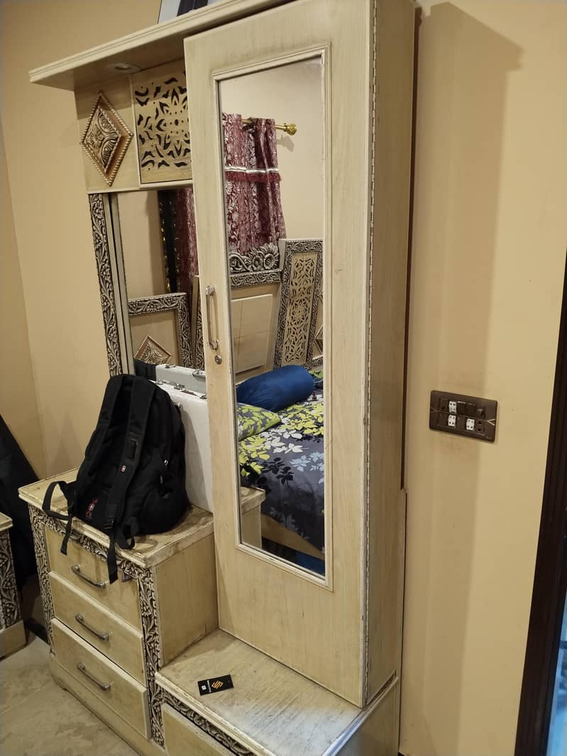 Bed set with dressing table 1