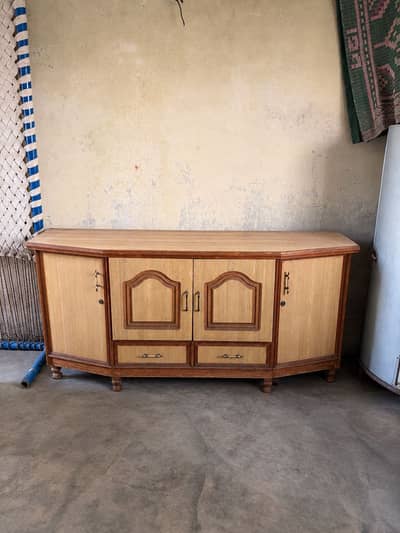 TV console table in good condition