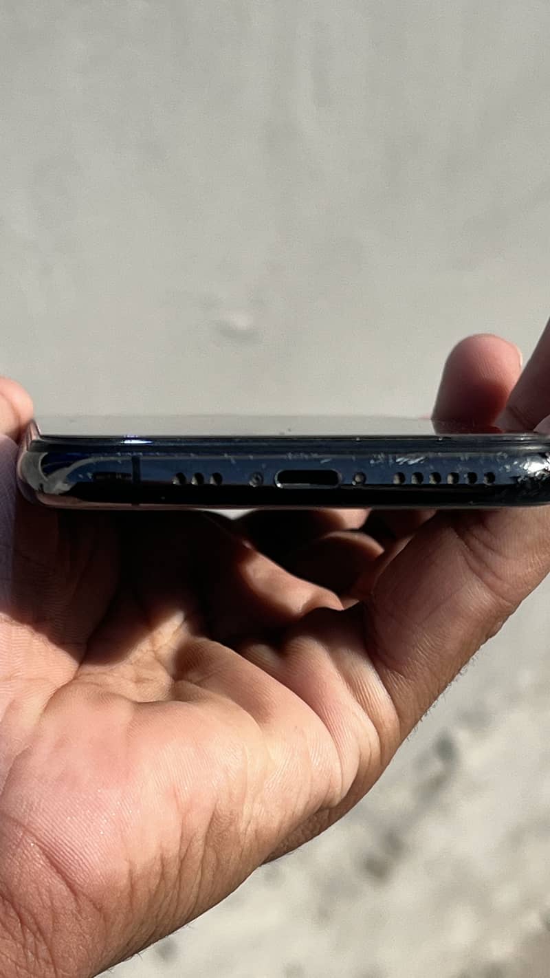 Apple iPhone 11 Pro 6