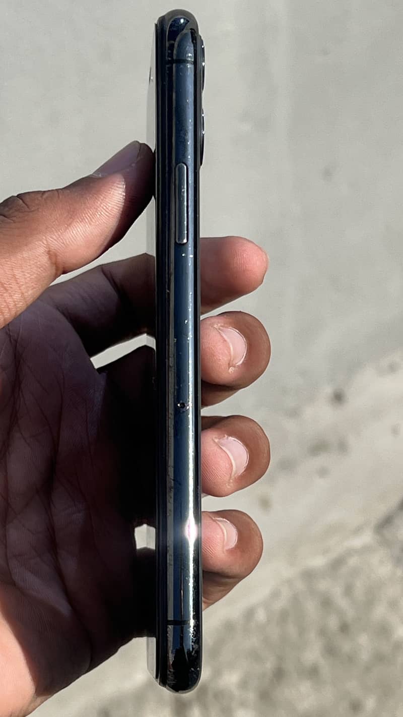 Apple iPhone 11 Pro 7