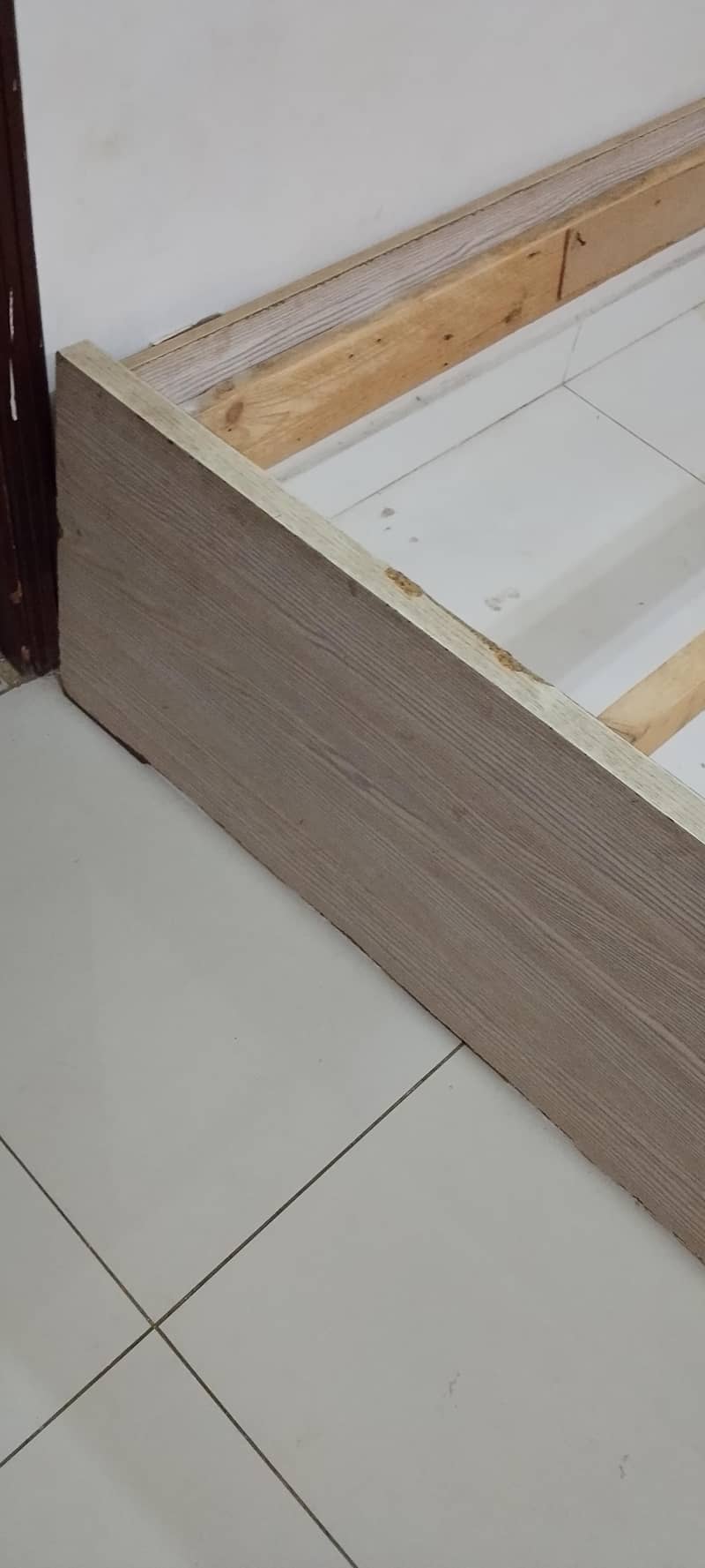 single bed . without metress 0