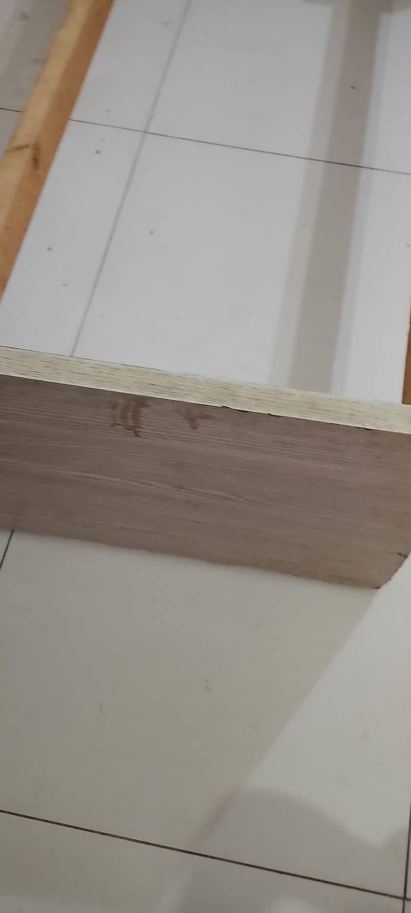single bed . without metress 1