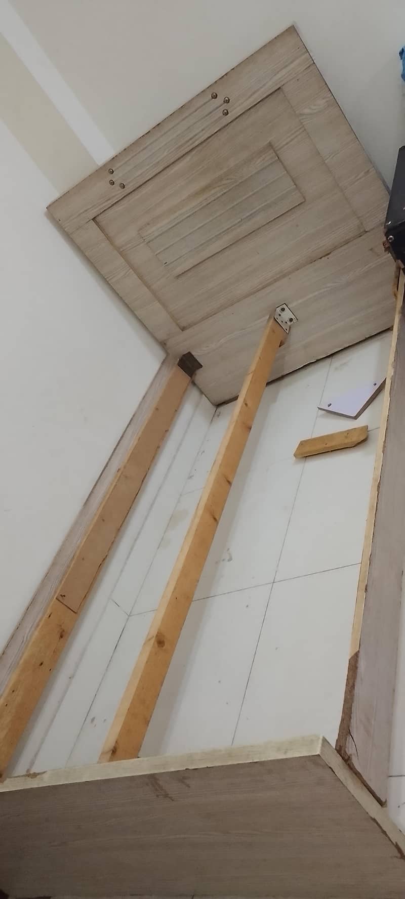 single bed . without metress 3