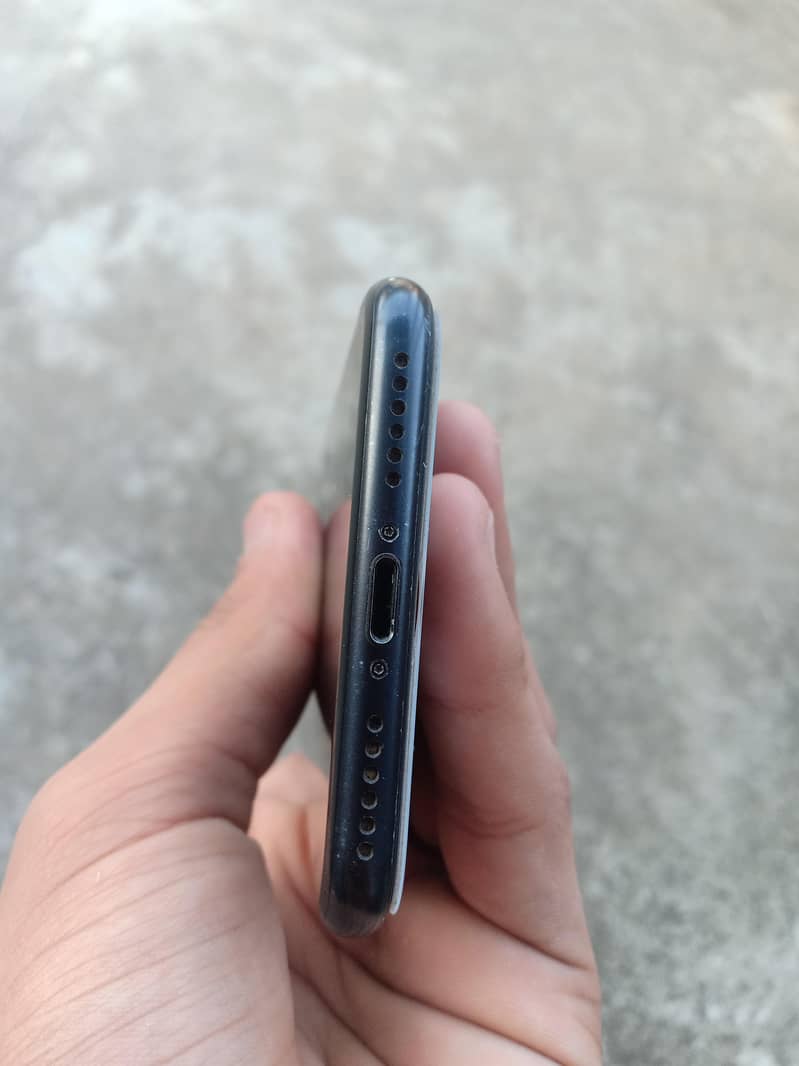 Apple iPhone 7 3