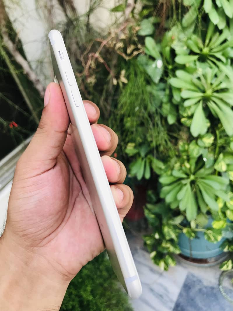 Apple iPhone 7 Plus 4