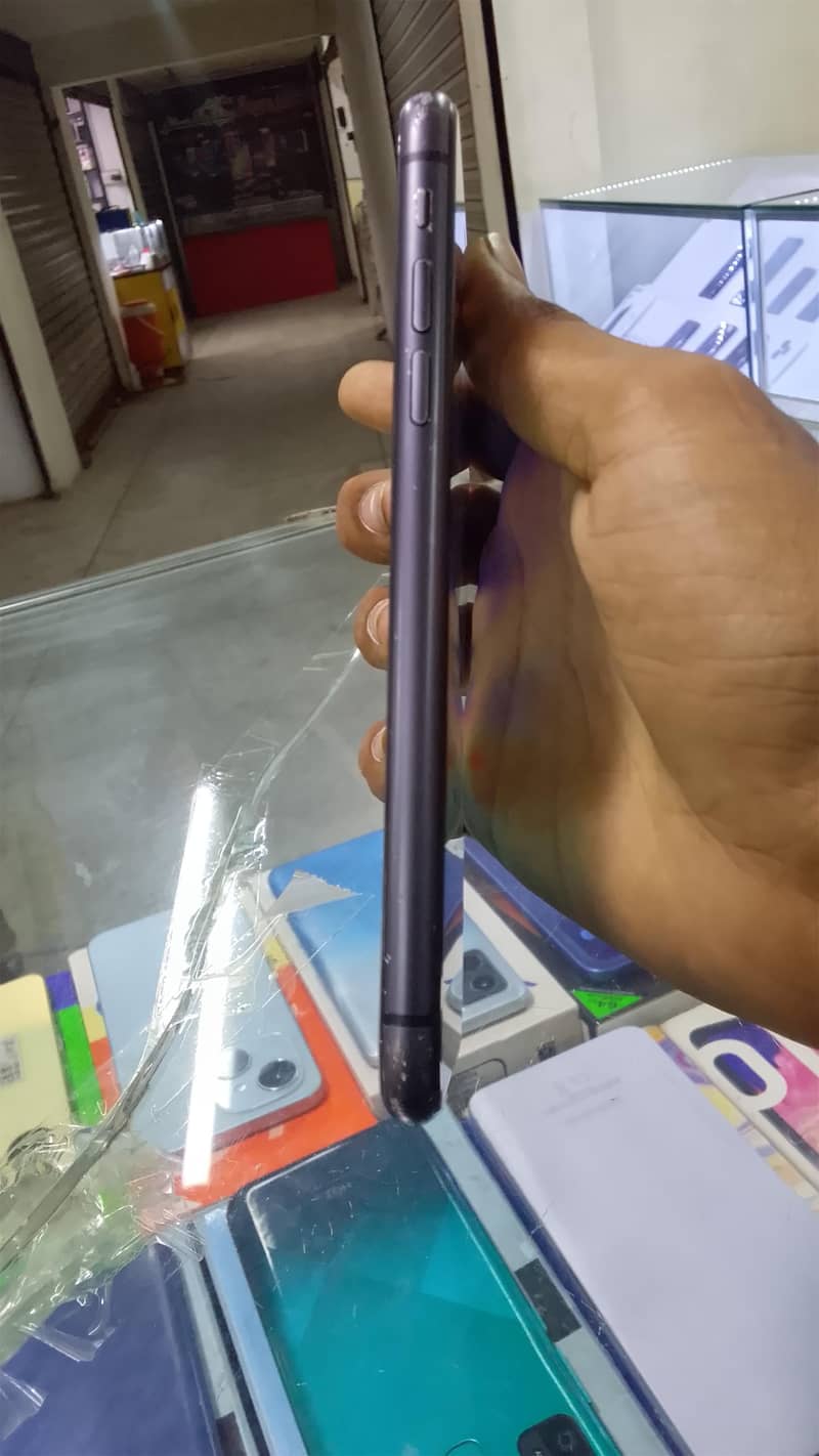 Apple iPhone 11 1