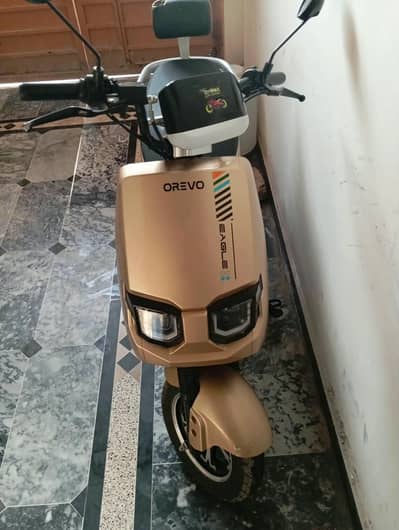 Orevo Electric bike scooty