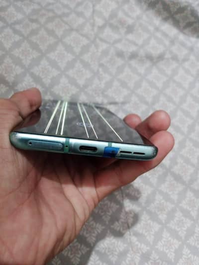 One plus 8 Rom 12+3/Memory 256 with original panel