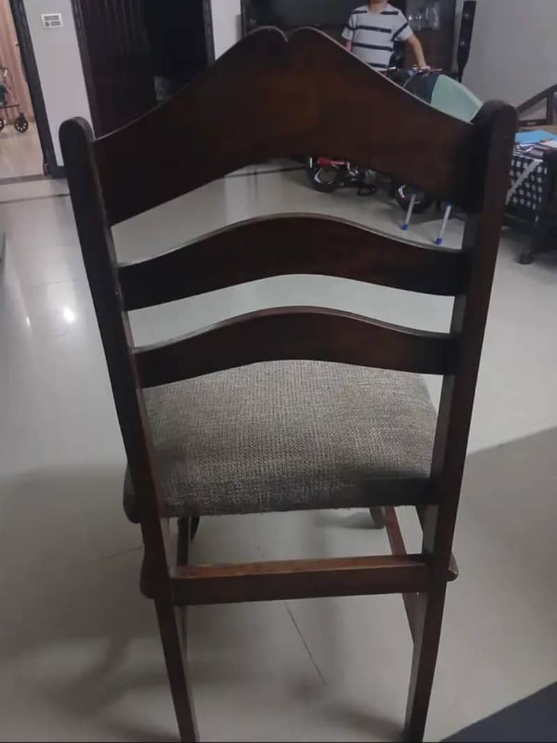 Dining Table 0