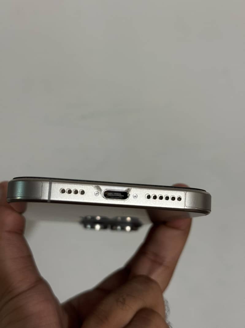 Apple iPhone 16 Pro Max 5