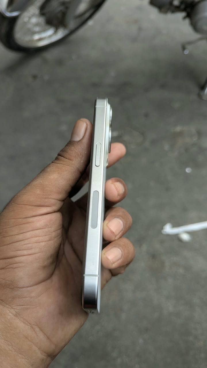 Apple iPhone 15 Pro 1