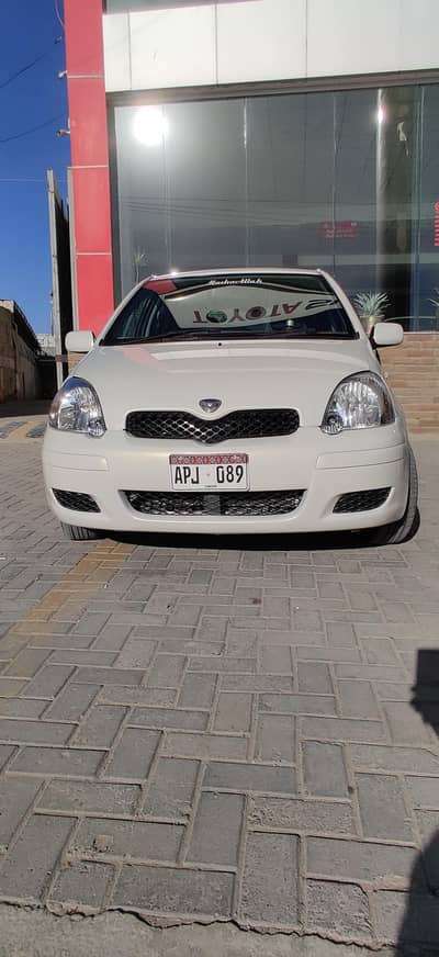 Toyota Vitz 2004 parl white